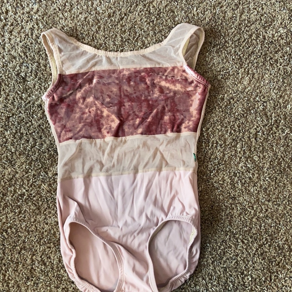 LuckyLeo Dancewear size Medium